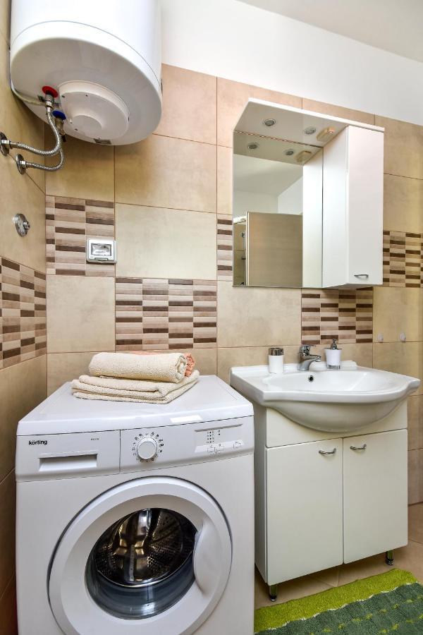 Apartman Koraca Roč エクステリア 写真