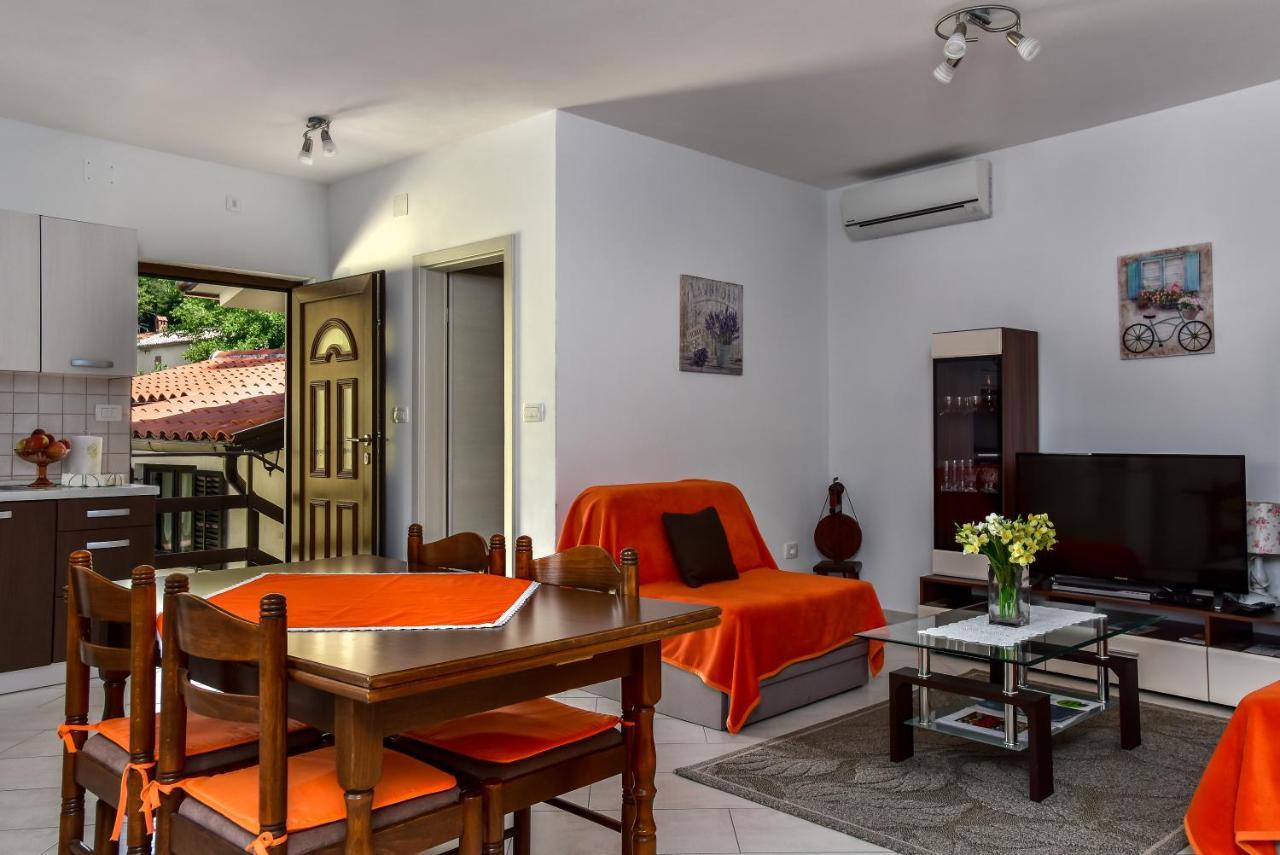 Apartman Koraca Roč エクステリア 写真