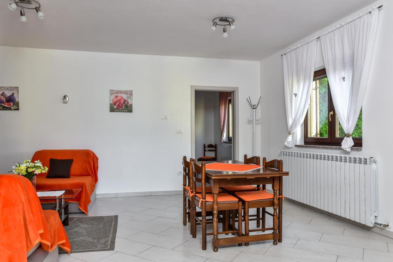 Apartman Koraca Roč エクステリア 写真
