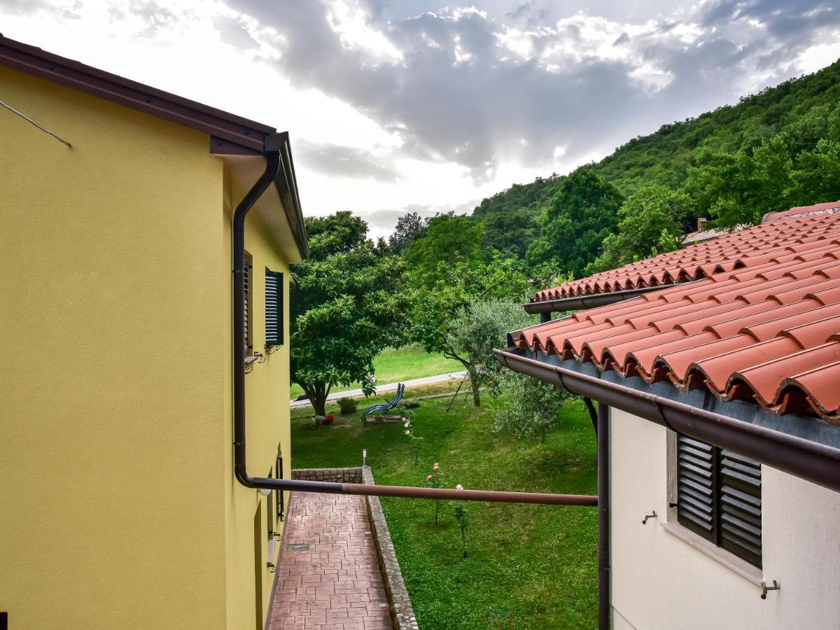 Apartman Koraca Roč エクステリア 写真